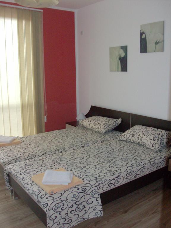 Guest House Nedelchevi Primorsko Rum bild