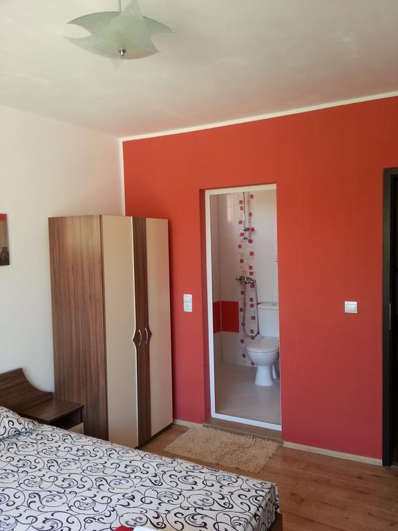 Guest House Nedelchevi Primorsko Rum bild